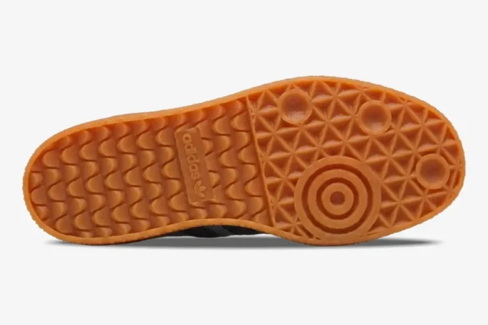 Bottom view of the gum rubber outsole on the Adidas Sambae Cloud White Metallic Gold shoe. - SKU JI1349