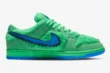 Side view of Nike SB Dunk Low Grateful Dead Bears Green with fuzzy green texture and blue jagged swoosh. - SKU CJ5378-300