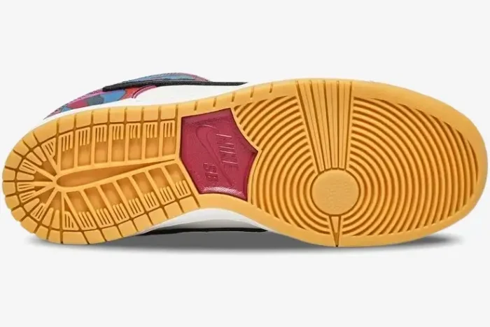 Bottom view of Nike SB Dunk Low x Parra Abstract showing the gum rubber outsole and maroon logo. - SKU DH7695-600