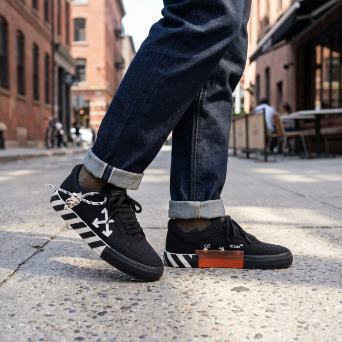 Off-White Low Vulcanized Black White Sneakers [Lifestyle AI]