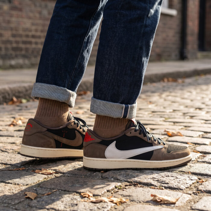 Air Jordan 1 Low x Travis Scott 'Dark Mocha' [Lifestyle AI]
