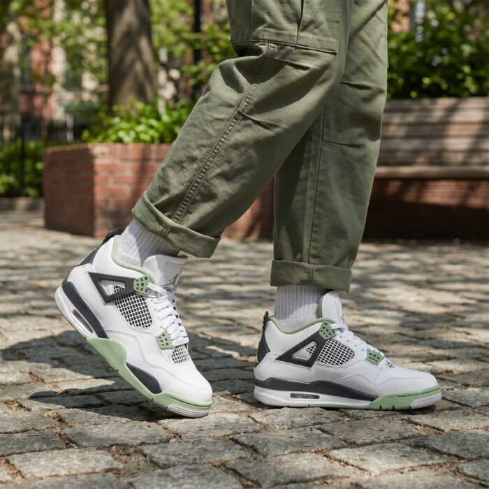 Air Jordan 4 Retro Seafoam Oil Green [Lifestyle AI]