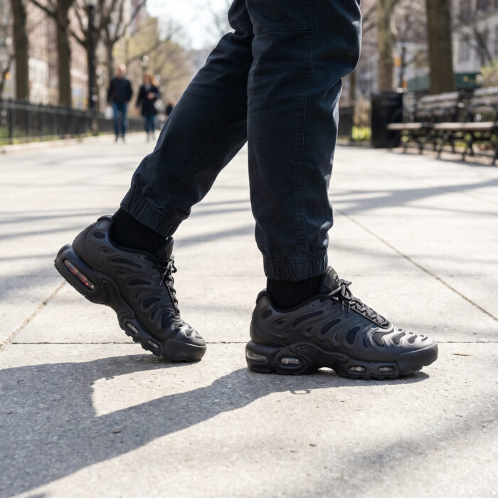 Nike Air Max Plus Drift GS Triple Black [Lifestyle AI]