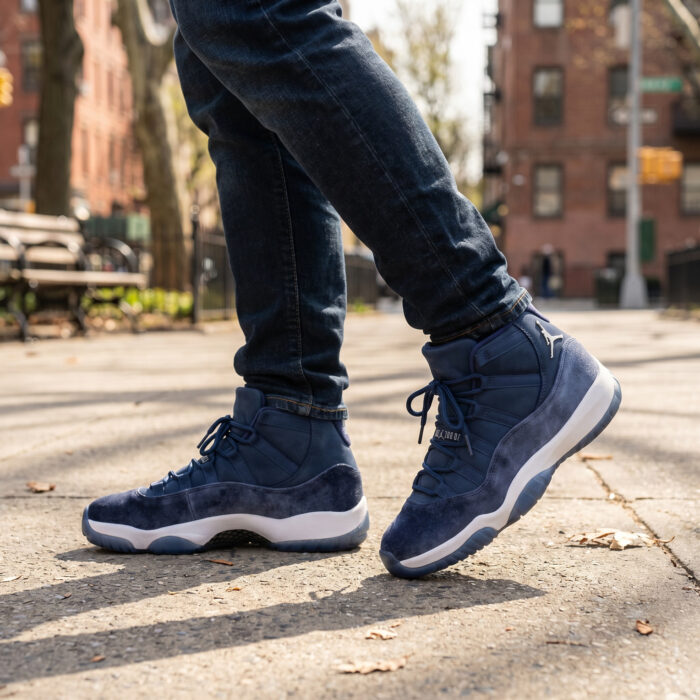 Air Jordan 11 Retro 'Midnight Navy' Velvet Women's Edition [Lifestyle AI]