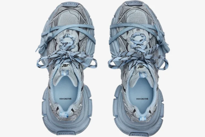 Balenciaga 3XL Sneaker Light Blue Distressed - Image 6