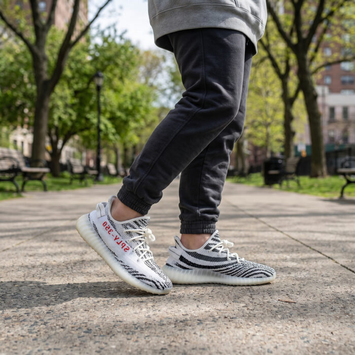 Adidas Yeezy Boost 350 V2 Zebra [Lifestyle AI]