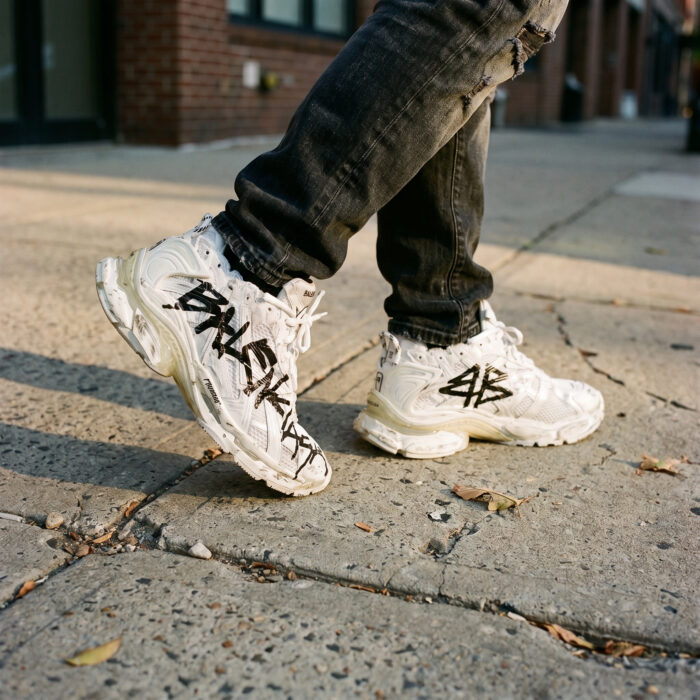 Balenciaga Runner Graffiti White Black [Lifestyle AI]