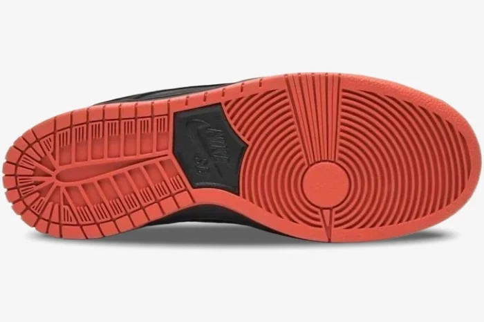 Nike Dunk Low SB x Staple Black Pigeon Limited Edition - Image 3