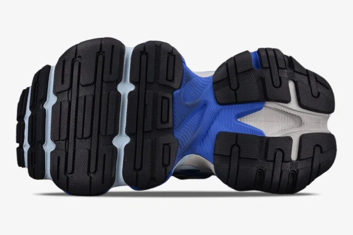Balenciaga Cargo Sneaker Dark Blue Distressed - Image 3