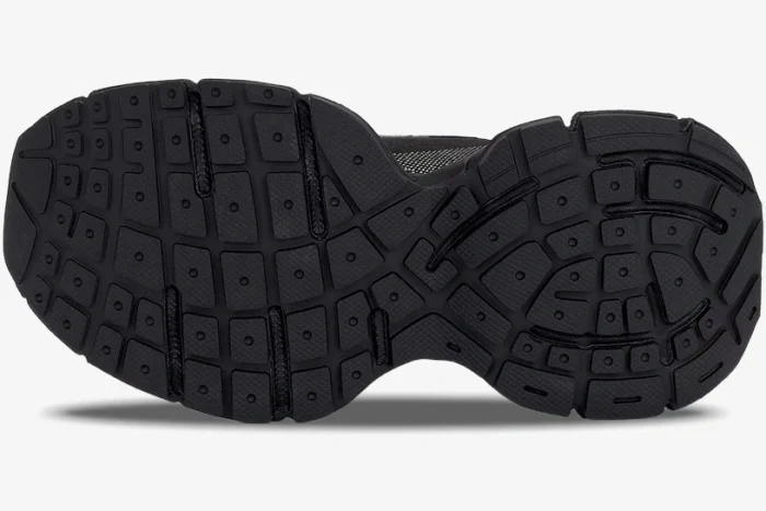 Balenciaga 3XL x Under Armour Knit Black/White - Image 5