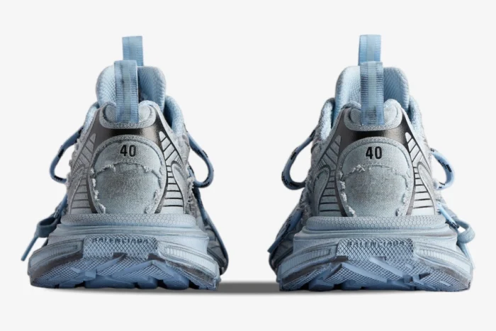 Balenciaga 3XL Sneaker Light Blue Distressed - Image 5