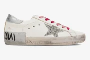 White Golden Goose Superstar Incredible Woman sneaker with silver glitter star and pink laces, side view. - SKU GWF00101.F001241.80185